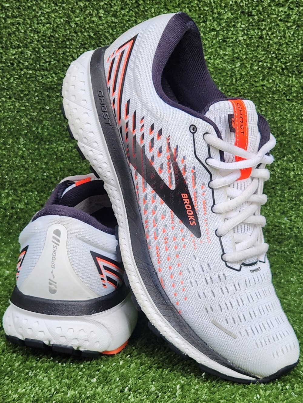 Brooks Ghost 13 Womens Size 8.5 White Black Athletic Running Road Shoes Sneaker